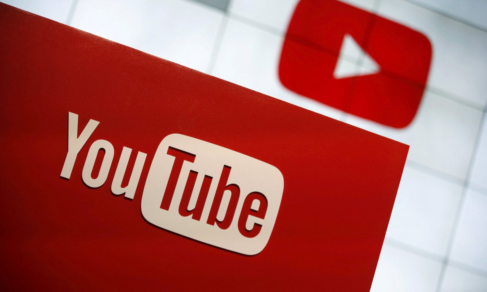 Bloomberg: YouTube bị tố cáo làm ngơ những đoạn video độc hại vì chúng đem về rất nhiều lượt view